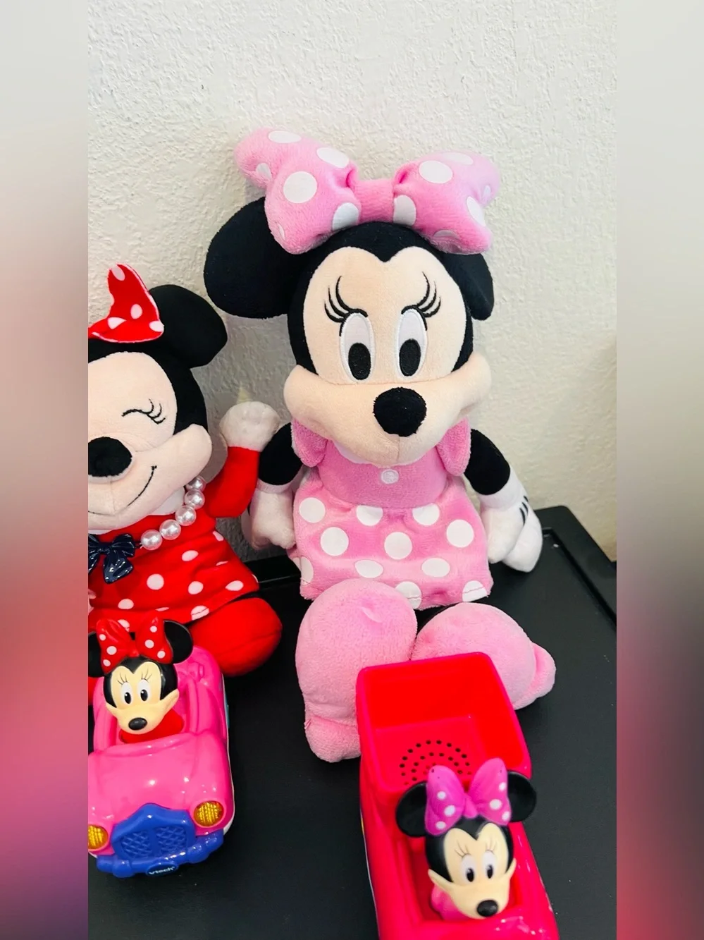 Disney Minnie Mouse Plush Duo with Pink and Red Polka-Dot Cars